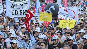 Ankara'da "emeklilikte yaşa takılanlar" eylem yaptı