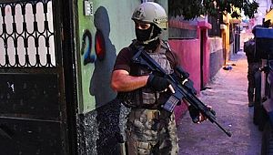 Polise saldıracaklardı, son anda yakalandılar