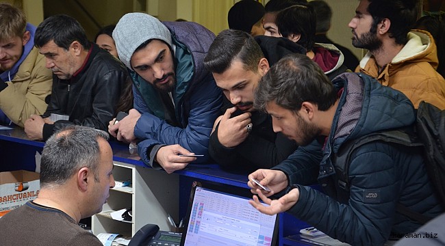 Cornovirüs tatili sonrası öğrenciler Karaman otogarına akın etti