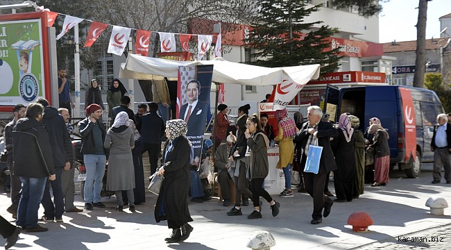 Yeniden Refah Partisinden İsmet Paşa Caddesinde tatlı ikramı