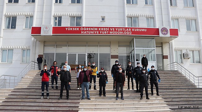 Bangladeş'ten gelip Karaman'da yurttaki karantina süresi dolanlar evlerine gönderildi