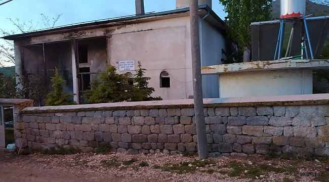 Madenşehri köyü Camısı çıkan yangında kullanılamaz hale geldi