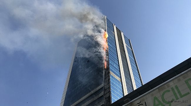 Ankara'da iş merkezinde çıkan yangına itfaiye müdahale ediyor