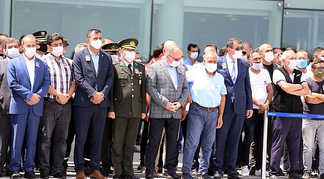 Şehit Özel Harekat polisi Demir'in eşi konuştu" Sırtından vurmuşlar ama o gülümseyerek şehit oldu"