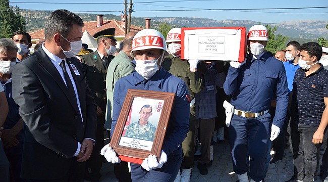 Şehit Sözleşmeli Piyade Er Mustafa Ahmet Demir son yolculuğuna uğurlandı