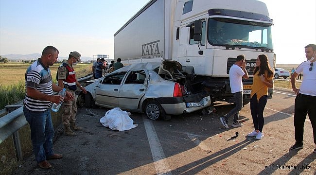 Sivas'ta otomobil ile tır çarpıştı: 6 yaralı