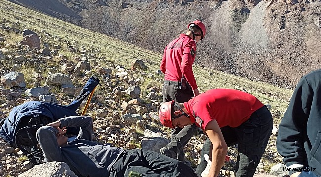Erciyes'te zirve tırmanışında mahsur kalan dağcıyı JAK kurtardı