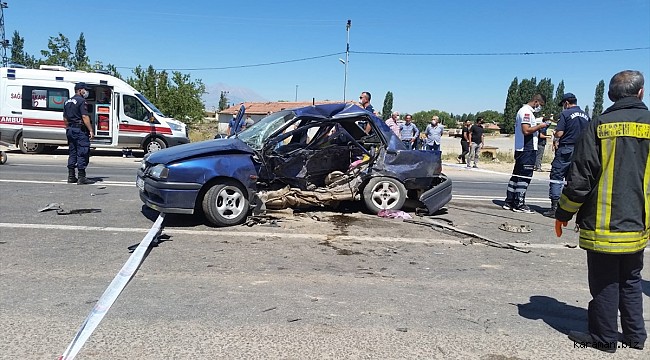Kayseri'de 2 otomobil çarpıştı: 2 ölü, 2 yaralı
