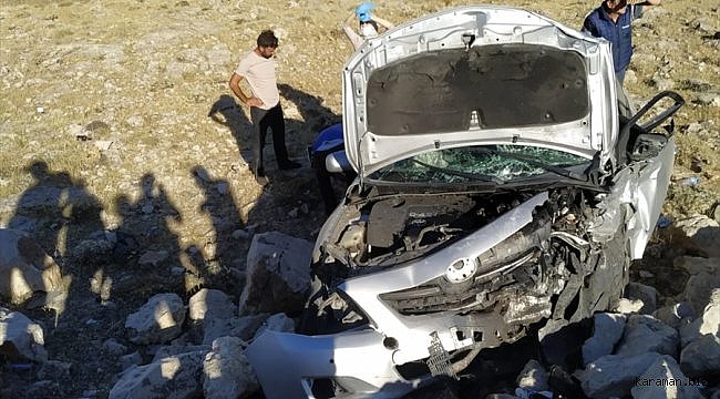 Sivas'ta iki otomobil çarpıştı: 4 yaralı