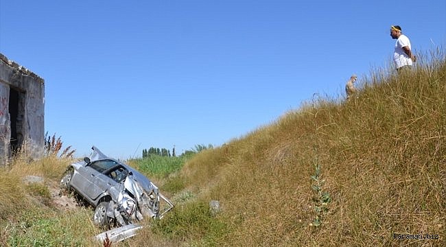 Sivas'ta otomobil şarampole devrildi: 4 yaralı