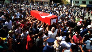 Civan gibiydi. Trafik kazasında hayatını kaybeden Asteğmen Mahmut Dağlı, sarayönü'nü yasa boğdu