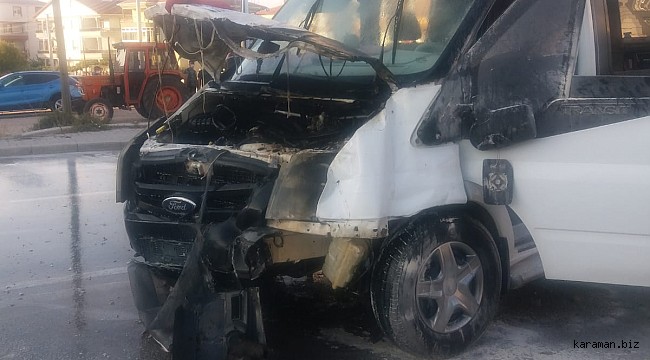 Karaman'da minibüs ile kamponetin çarpışması sonucu 2 kişi yaralandı