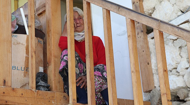Recep amca oğlunun yanında, Ayşe teyze artık yalnız. Başın sağolsun Ayşe Teyze