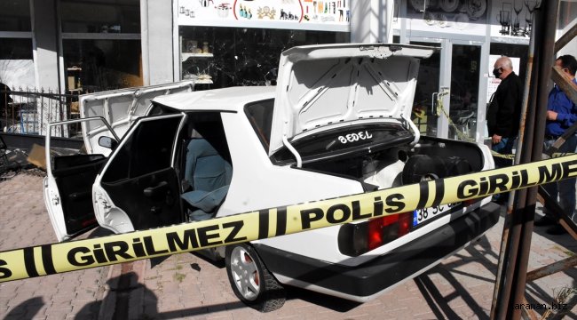Çalıntı araçla polisten kaçan şüpheliler kaza yaptı