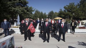 Emekli Astsubaylardan şehitlik ziyareti