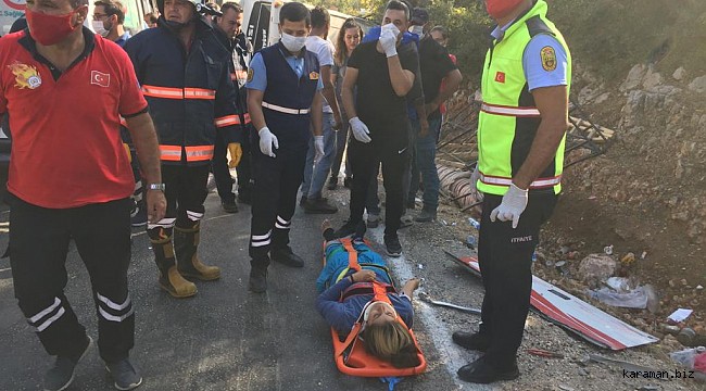Erdemli'de tarım işçilerini taşıyan midibüs devrildi: 2 ölü, 33 yaralı