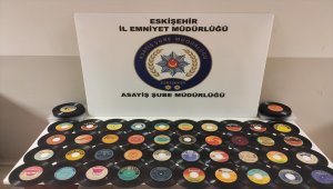 Eskişehir'de plak hırsızlığı şüphelisi tutuklandı