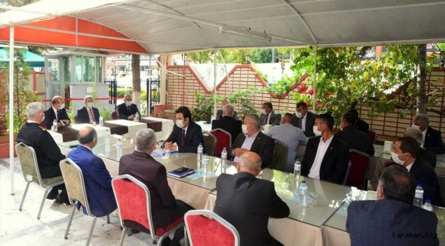 Kırşehir Valisi Akın'dan muhtarlara Kovid-19 mücadelesi teşekkürü