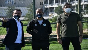 Konyaspor Teknik Direktörü İsmail Kartal, altyapı tesislerini ziyaret etti