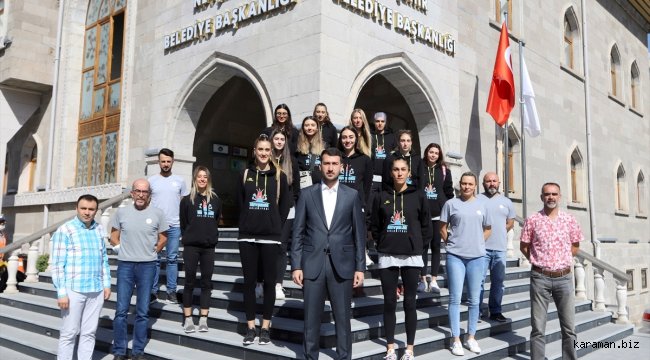 Nevşehir Belediyespor Kadın Voleybol Takımı'nda imza töreni