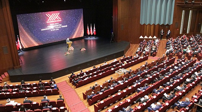 REKTÖR AKGÜL, KÜLLİYE'DE AKADEMİK YIL AÇILIŞ TÖRENİNE KATILDI.