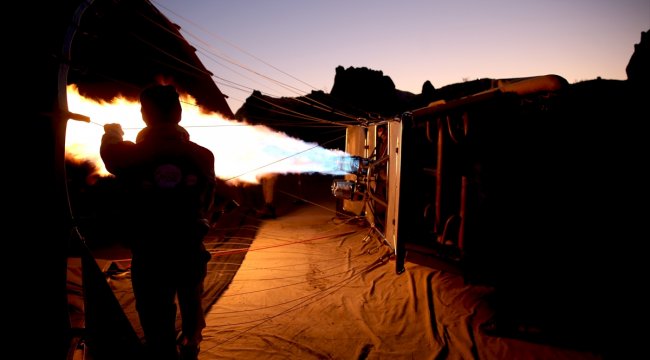 Yerli sıcak hava balonları ilk kez turistlerle uçtu