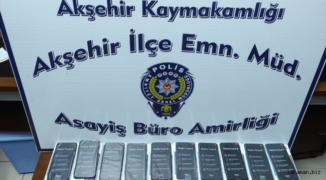 Akşehir'de gümrük kaçağı 10 cep telefonu ele geçirildi