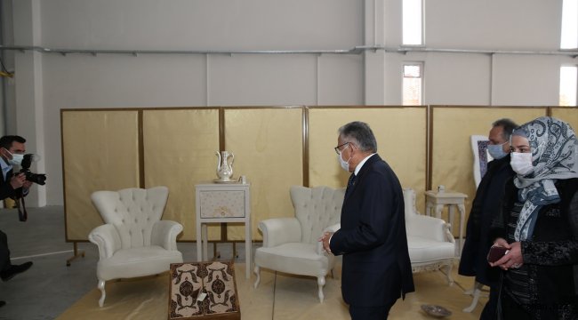 Büyükkılıç, başkanlarla KAYMEK Sanat Merkezi'ni gezdi