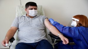 Çin menşeli Kovid-19 aşısı Kayseri'de gönüllülere uygulanıyor