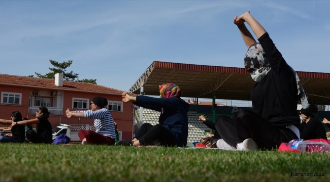 Kırşehir'de kadınlar stadyumda sağlıklı yaşam için ter döküyor