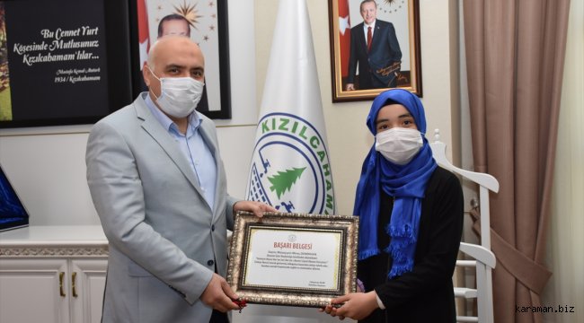 Kızılcahamam Belediye Başkanı Acar'dan Diyanet'in yarışmasında ikinci olan Demirhan'a tebrik
