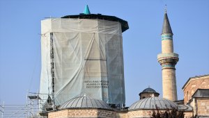 Mevlana Müzesi'nin turkuaz kubbesi