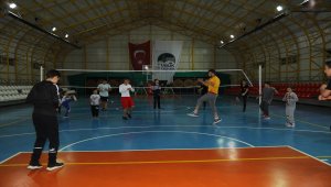 Muhasebeciliği bıraktı boks antrenörü oldu