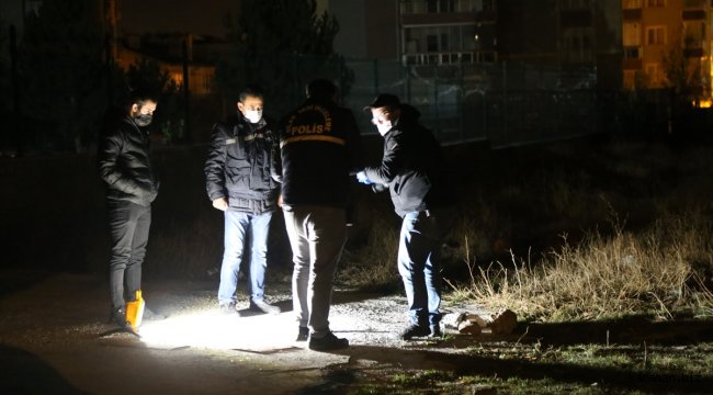 Sivas'ta yüksek ses çıkaran havai fişek patlaması vatandaşları tedirgin etti