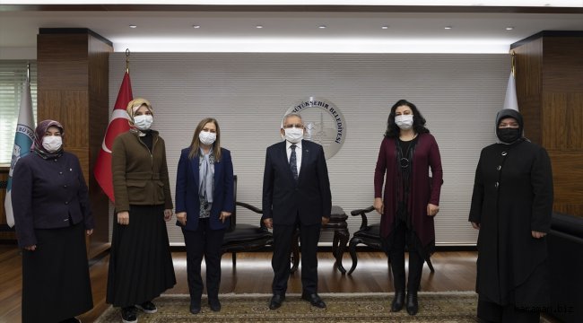 AK Parti kadın kolları başkanlarından Büyükkılıç'a ziyaret