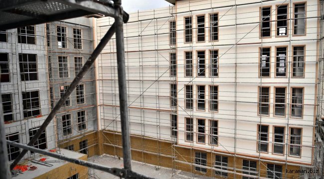 Beypazarı Belediye Başkanı Kaplan, yapımı süren yeni belediye binasını inceledi