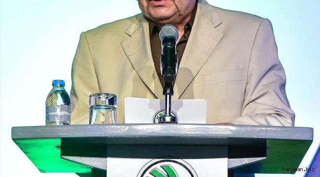 Çek Liyakat Madalyası Ahmet Yüce'ye verildi