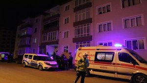 Niğde'de sinir krizi geçirerek yanına kimseyi yaklaştırmayan kişiyi polis ikna etti