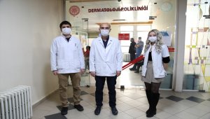 Cumhuriyet Üniversitesi Hastanesinde hamilelik sonrası saç dökülmesi tedavi ediliyor