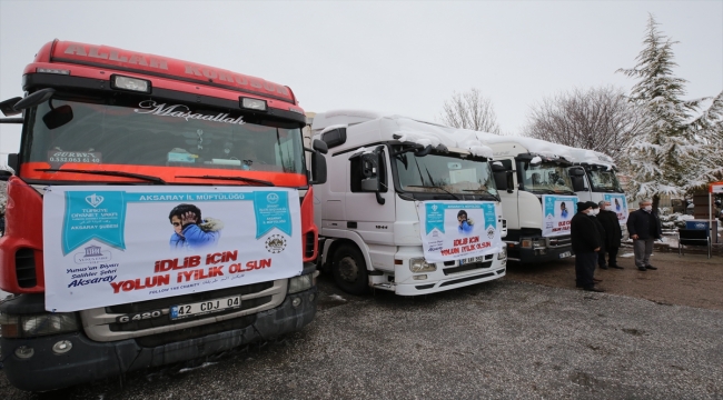 Aksaray'dan Suriye'ye 14 tır yardım malzemesi gönderildi