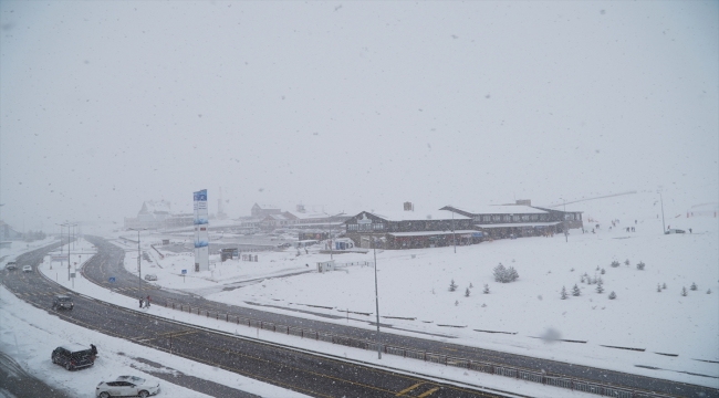Erciyes'te kar kalınlığı 1 metreye ulaştı