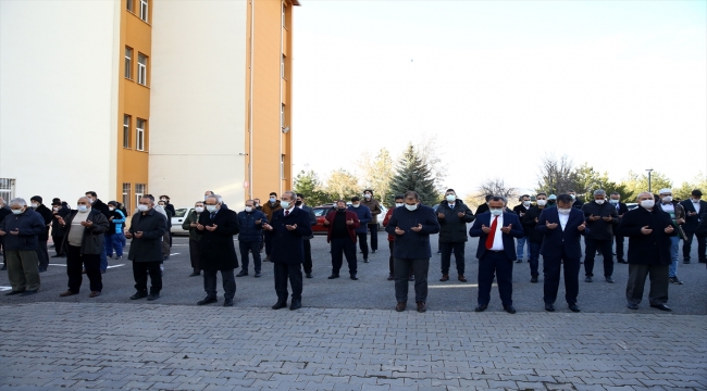 Sivas'ta şehitler için gıyabi cenaze namazı kılındı