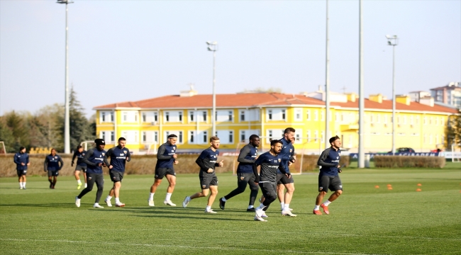 Kayserispor Teknik Direktörü Hamza Hamzaoğlu, geleceğe umutla bakıyor: