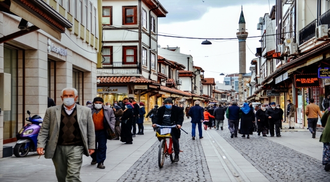 Konya'da çarşı pazarda ramazan hareketliliği yaşanıyor