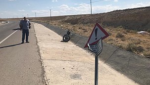 Motosikletiyle yön levhasına çarpan Burhanlı gurbetçi ile kızı yaralandı