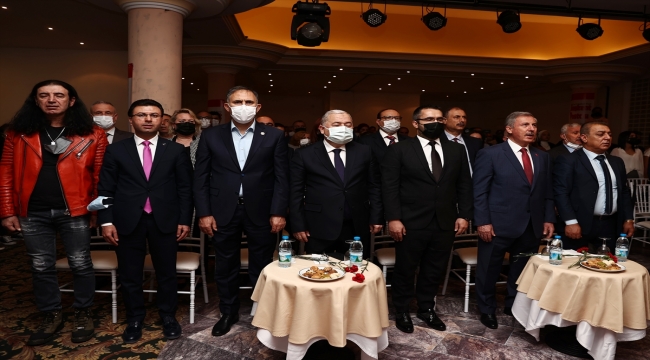 Merhamet ve Emek Ödülleri'nde 14 iyiliksevere plaket verildi