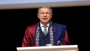 Erciyes Üniversitesinden Bakan Akar'a fahri doktora