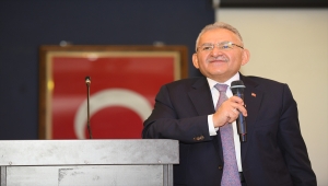 Kayseri Büyükşehir Belediye Başkanı Büyükkılıç öğrencilerle buluştu