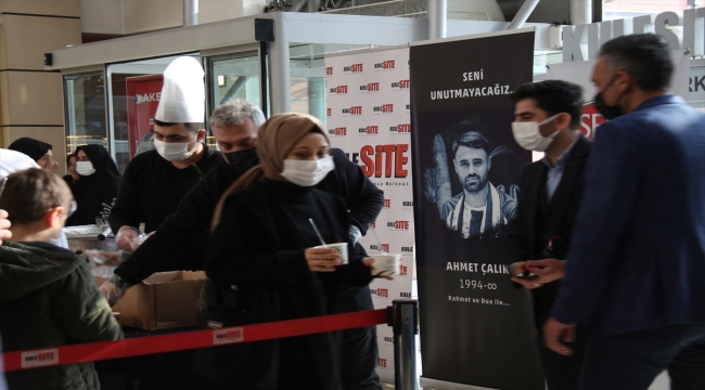 Kazada ölen futbolcu Ahmet Çalık anısına Konya'da helva dağıtıldı