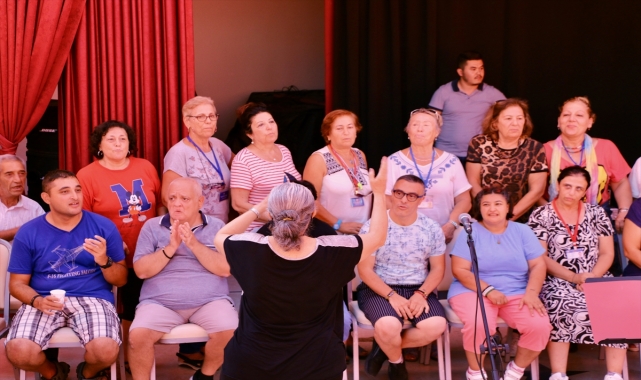 Eskişehir'de engelliler ve aileleri konser verip, halk oyunları gösterisi sunacak